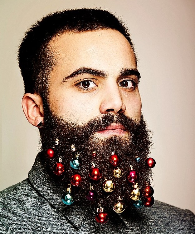 Decorate your beard for Christmas!